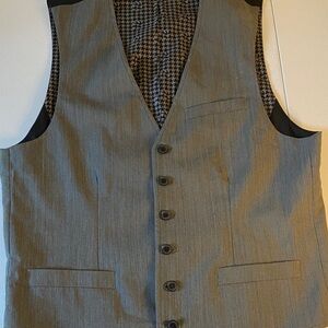 NWT RW&CO. Gray Men's Vest Sz Med